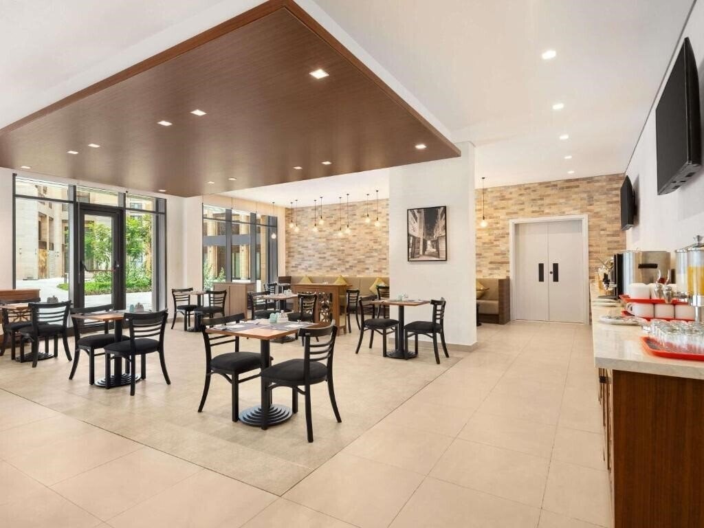 Фотография ibis Styles Dubai Gold District 2*