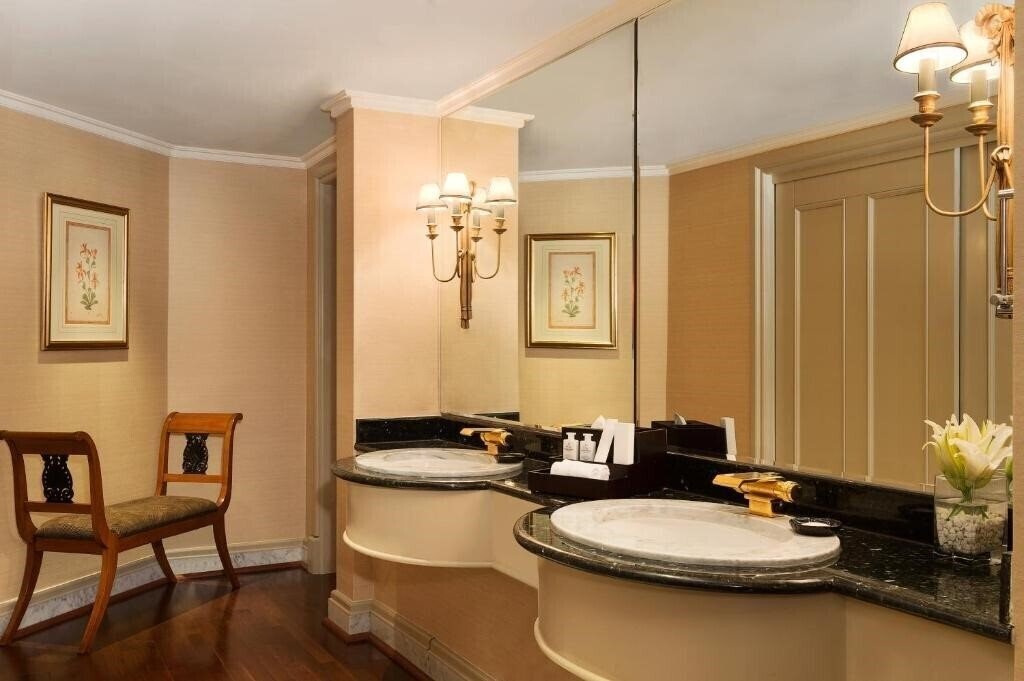 Connaught Palace Hotel Dubai (ex. The Bristol Hotel, JW Marriott Hotel Dubai) 4* фотосуреті