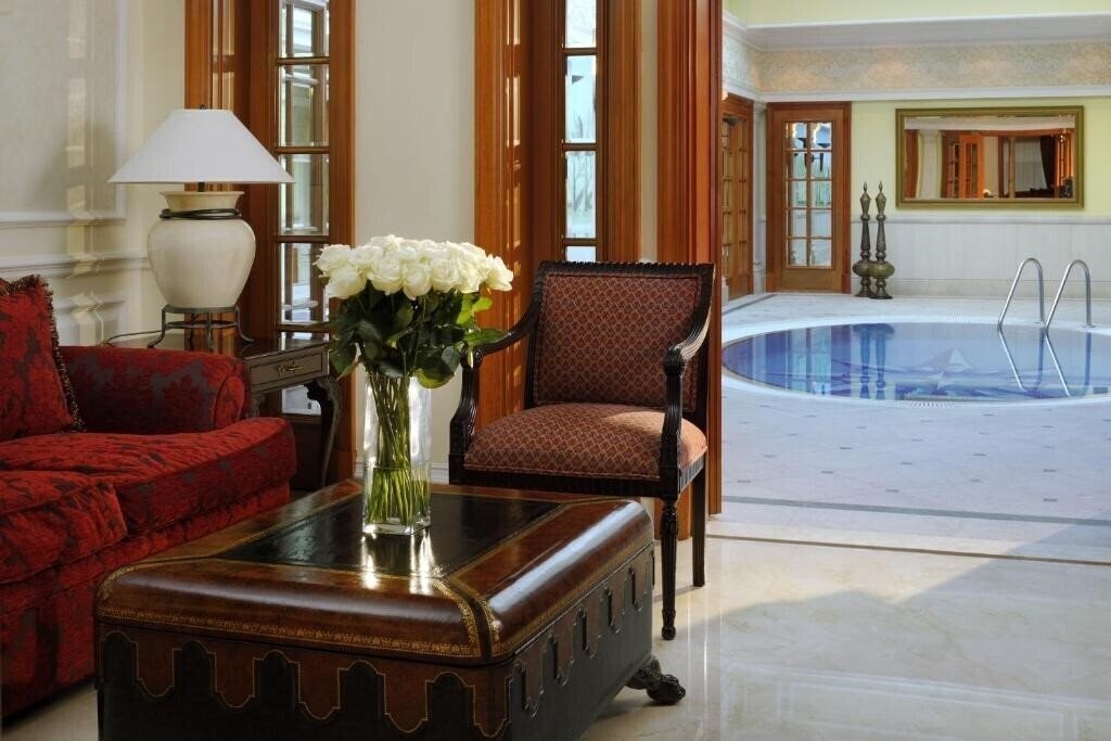 Connaught Palace Hotel Dubai (ex. The Bristol Hotel, JW Marriott Hotel Dubai) 4* суреті