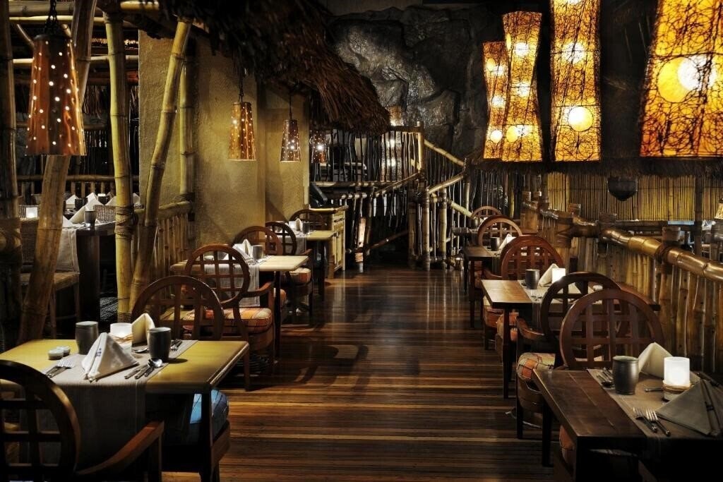 Connaught Palace Hotel Dubai (ex. The Bristol Hotel, JW Marriott Hotel Dubai) 4* суреті