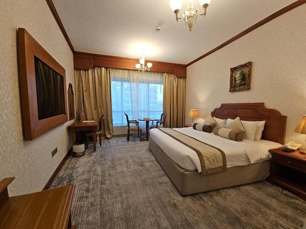 Отель Royal Concorde Hotel & Suites Dubai 4*