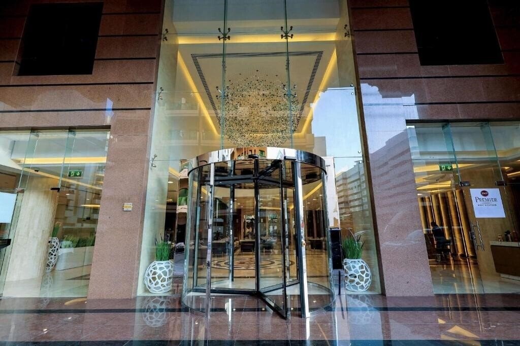 Best Western Premier M Four Hotel 4* суреті