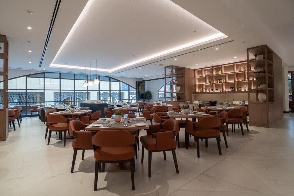 Amwaj Rotana Jumeirah Beach 5* суреті