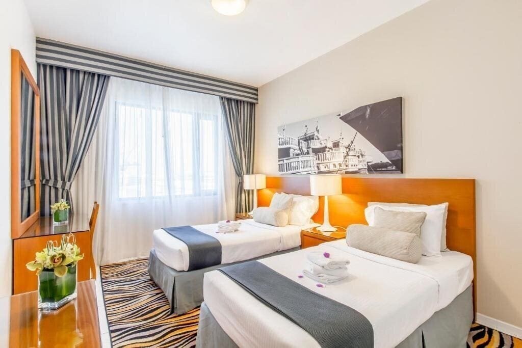 Отель Golden Sands 10 Hotel Apartments (ex. Golden Sands 10 Aparthotel) 3*