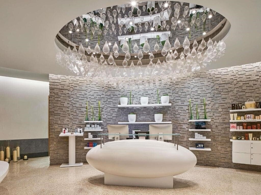 Sofitel Dubai Downtown 5* суреті