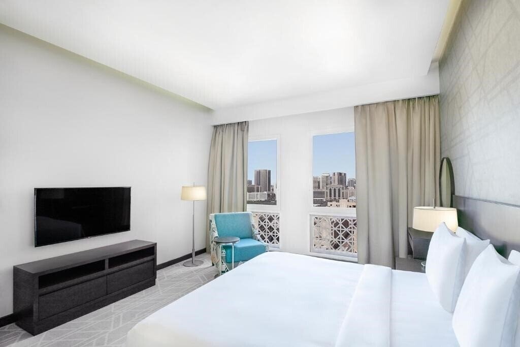 Отель Hyatt Place Dubai Wasl District Residences 4*