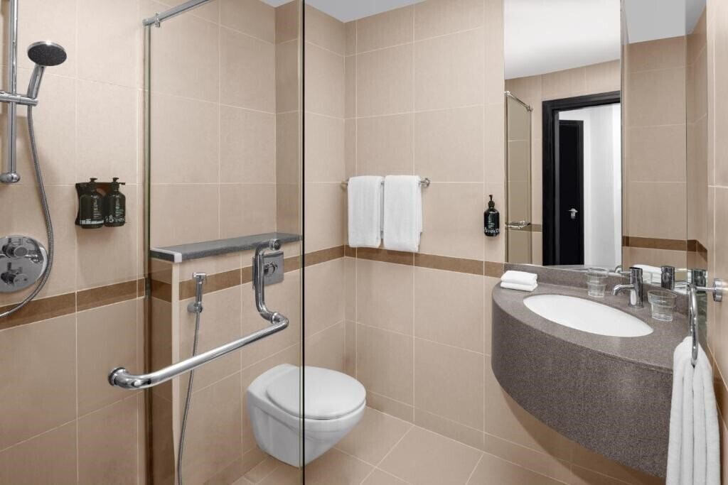 Фотография Holiday Inn Express Dubai Safa Park 3*