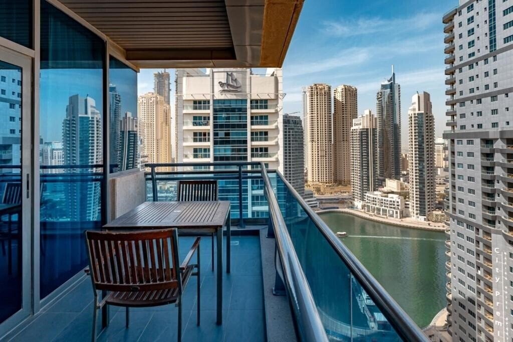 Отель Radisson Blu Residence Dubai Marina 5*