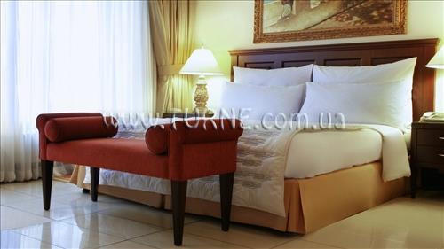 Отель Le Meridien Al Sondos Suites 3*