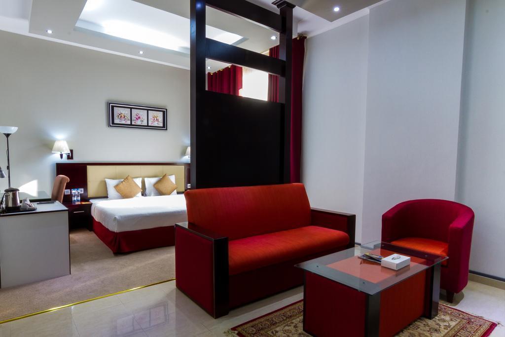 Отель Rainbow 3*