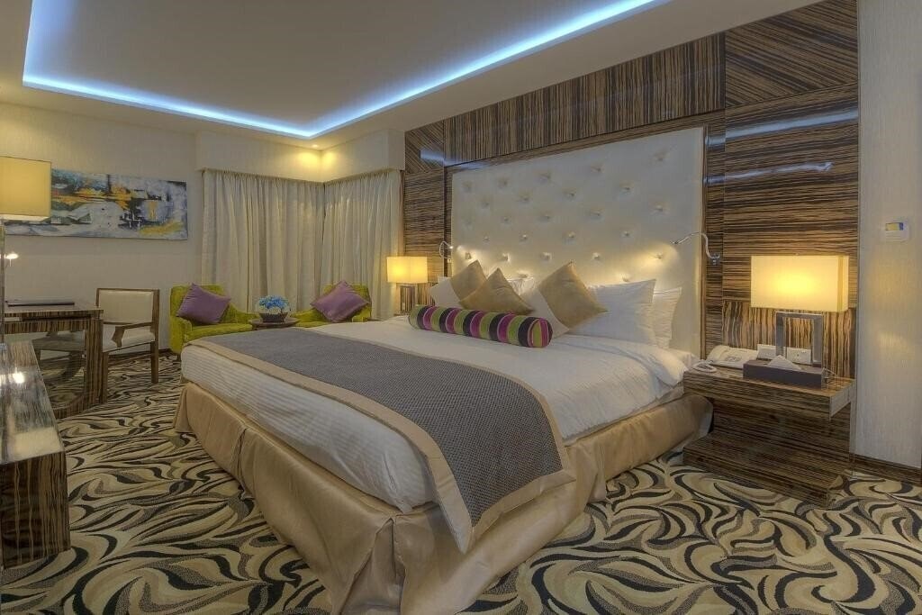 Отель Orchid Vue Hotel 4*