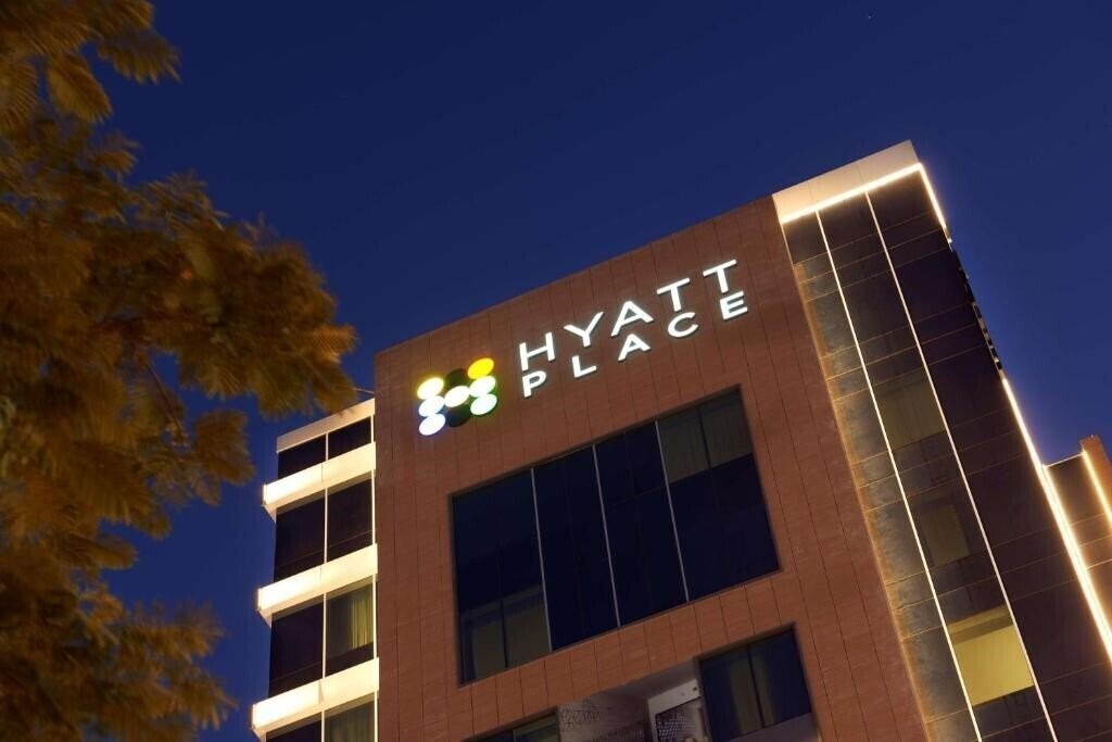 Отель Hyatt Place Dubai Baniyas Square 4*