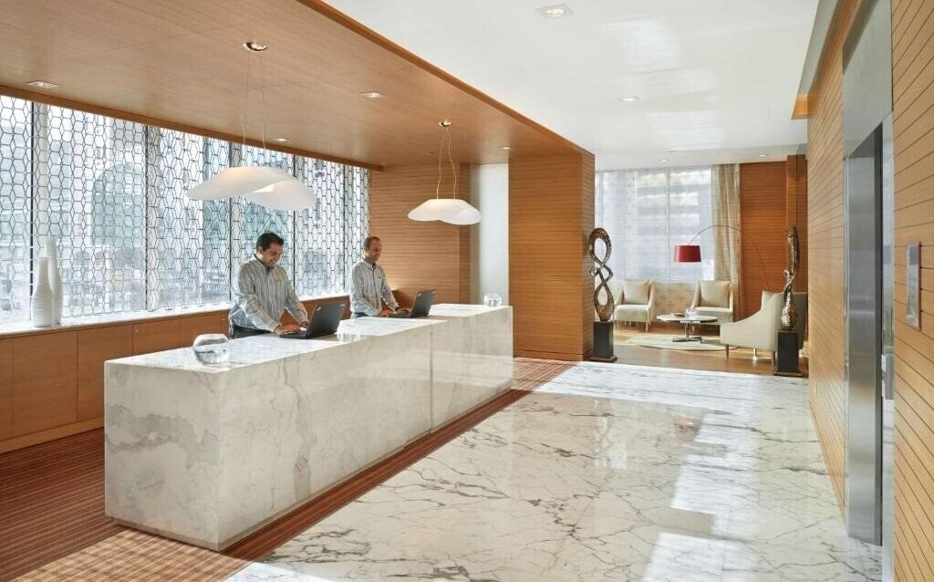 Фото Hyatt Place Dubai Baniyas Square 4*