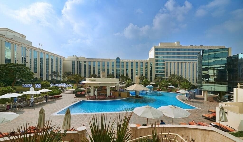 Millennium Airport Hotel Dubai 4* суреті