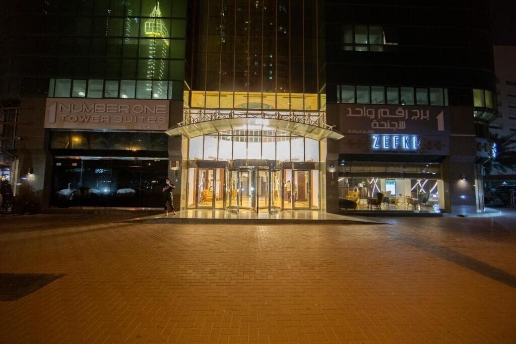 Number One Tower Suites Apt 3* суреті