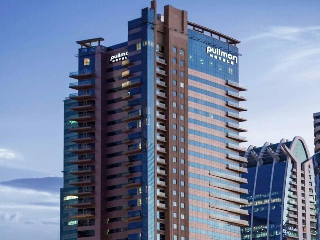Отель Pullman Dubai Jumeirah Lakes Towers 5*