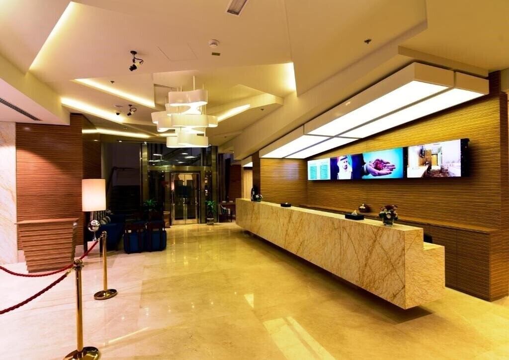 Фото Best Western Plus Pearl Creek Hotel 4*