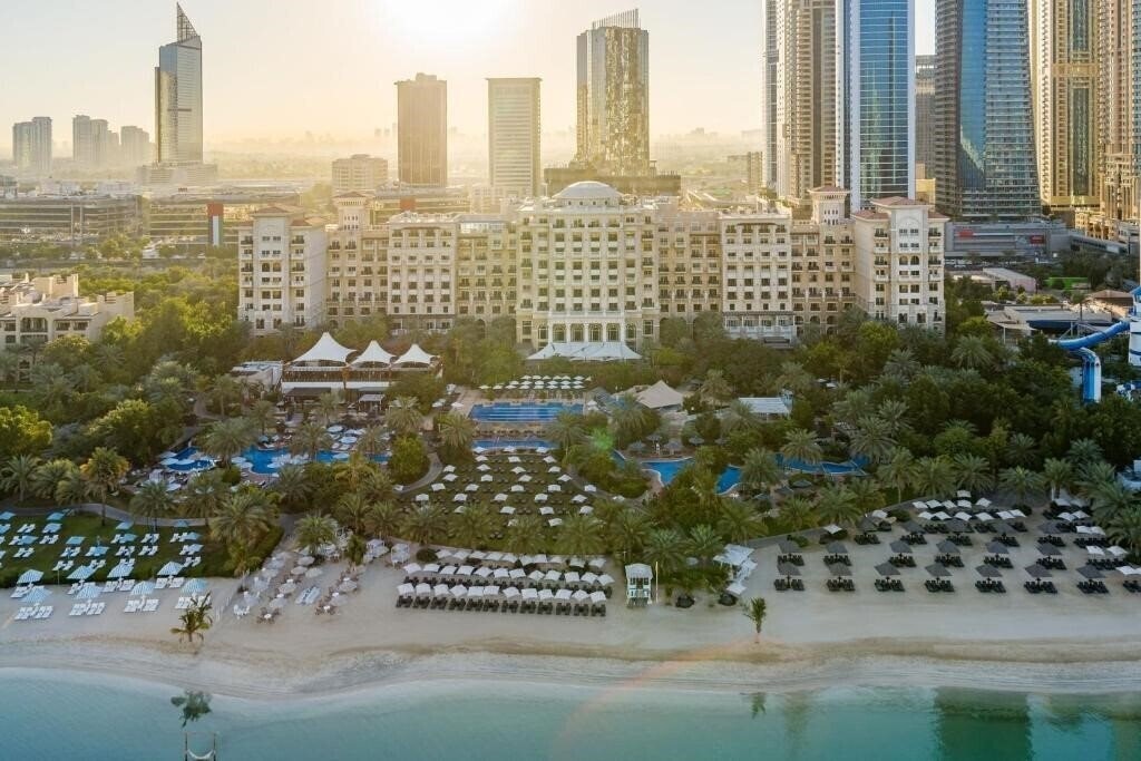 Отель The Westin Dubai Mina Seyahi Beach Resort & Marina 5*