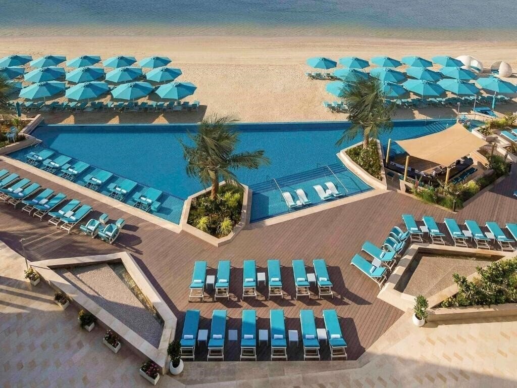 Отель The Retreat Palm Dubai 5*