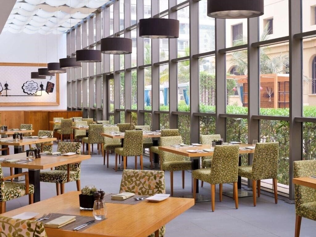 Movenpick Hotel Jumeirah Beach 5* суреті