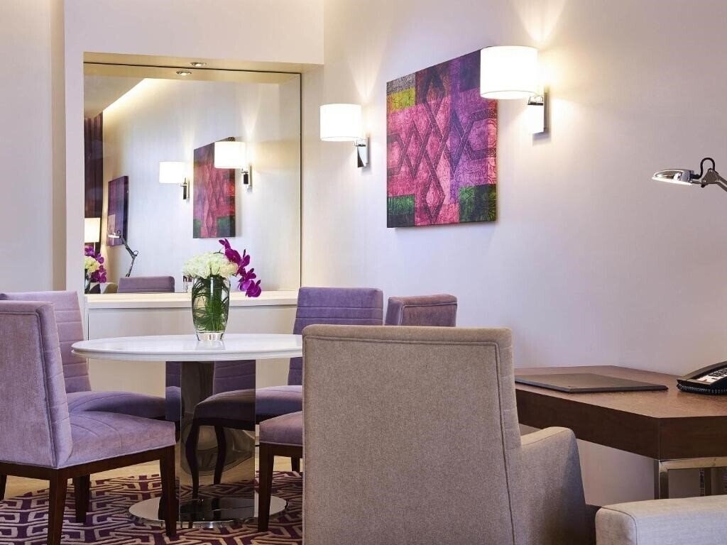 Mercure Hotel Apartments Dubai Barsha Heights 4* суреті