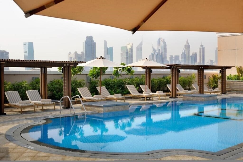 Crowne Plaza Jumeirah Dubai (ex. Ramada By Wyndham Jumeirah) 5* суреті