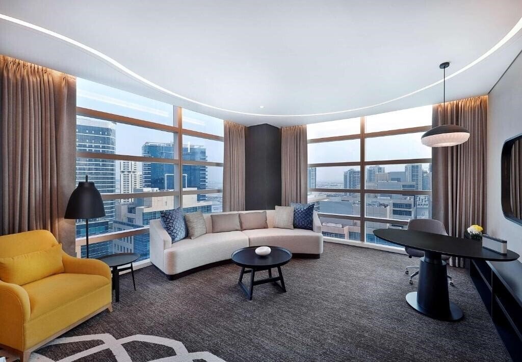Double Tree by Hilton Dubai – Business Bay 4* суреті