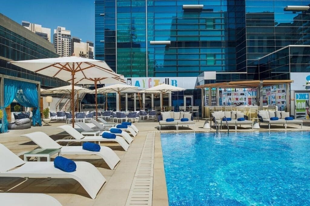 Double Tree by Hilton Dubai – Business Bay 4* суреті