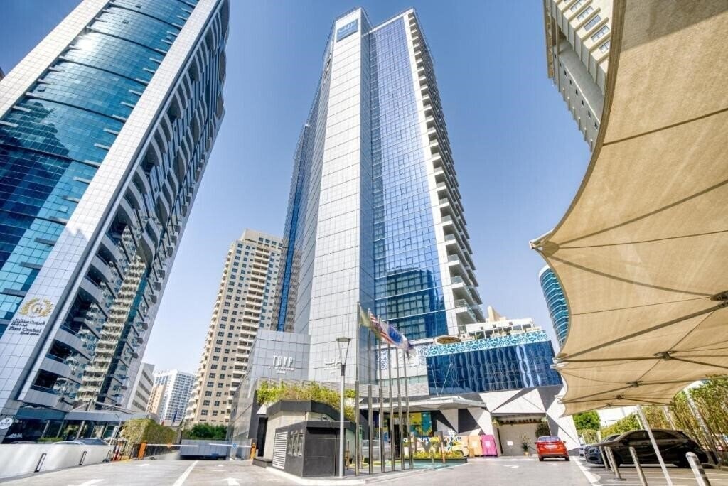 Отель Tryp by Wyndham Dubai 4*