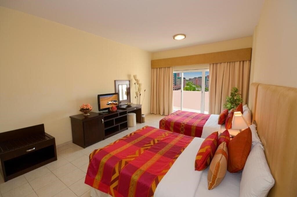 Фото Parkside Suites - Discovery Gardens 1*