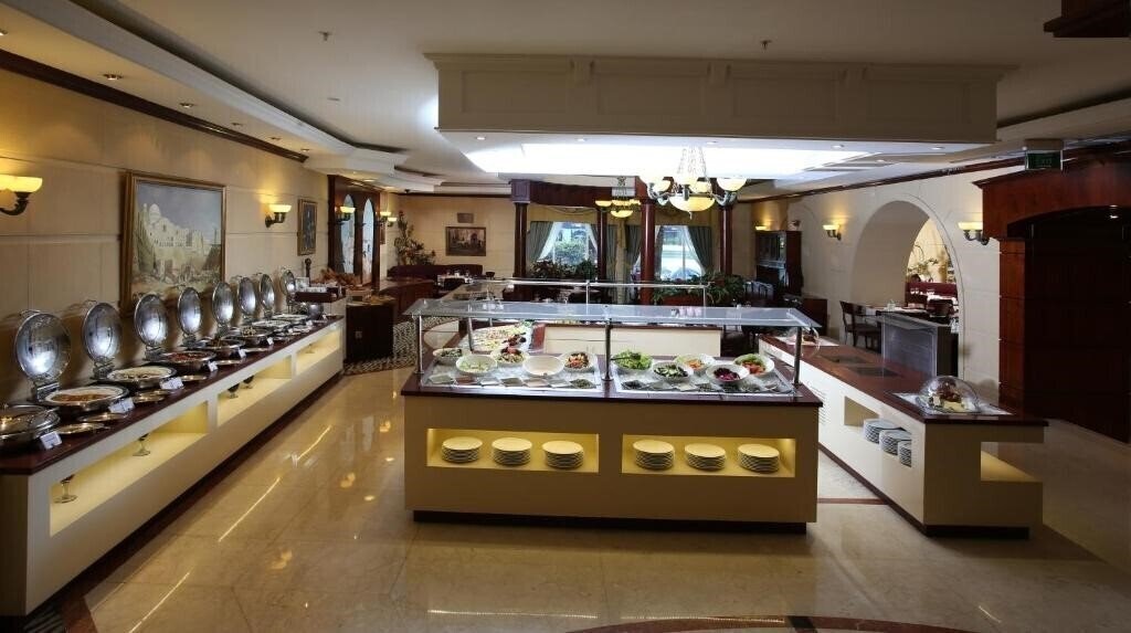 Фото Carlton Palace Hotel (ex. Metropolitan Palace Hotel) 5*