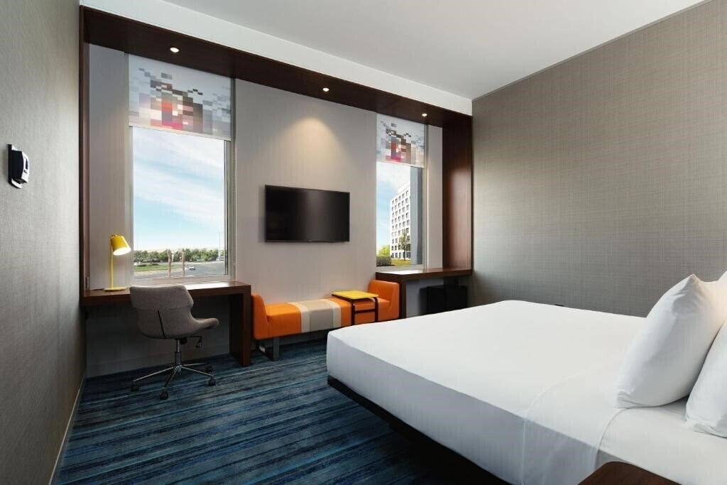 Фото Aloft Dubai South 3*