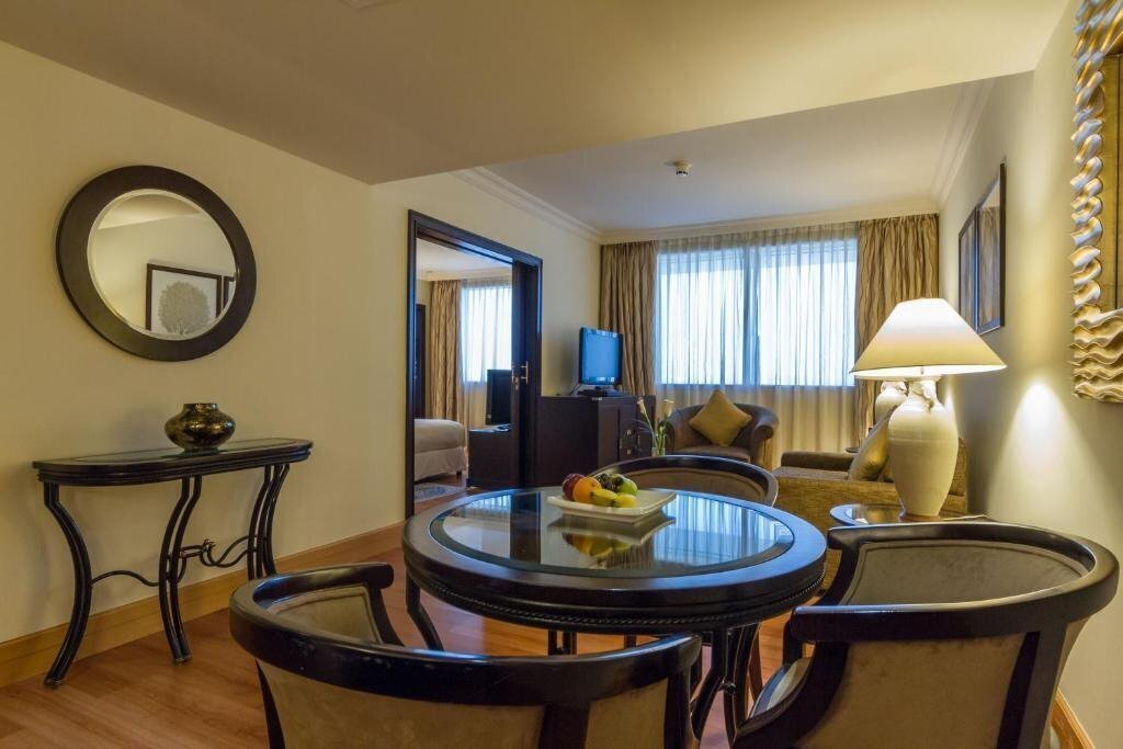 Grand Excelsior Hotel Deira (ex. Sheraton Deira) 4* фотосуреті