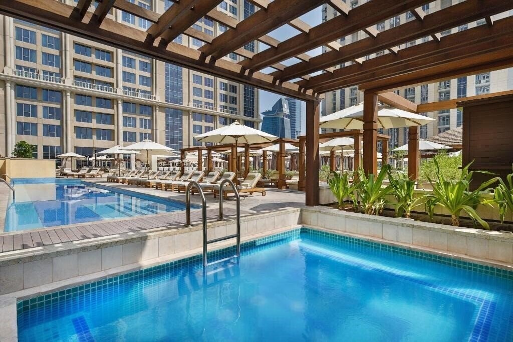 Hilton Dubai Al Habtoor City 5* фотосуреті