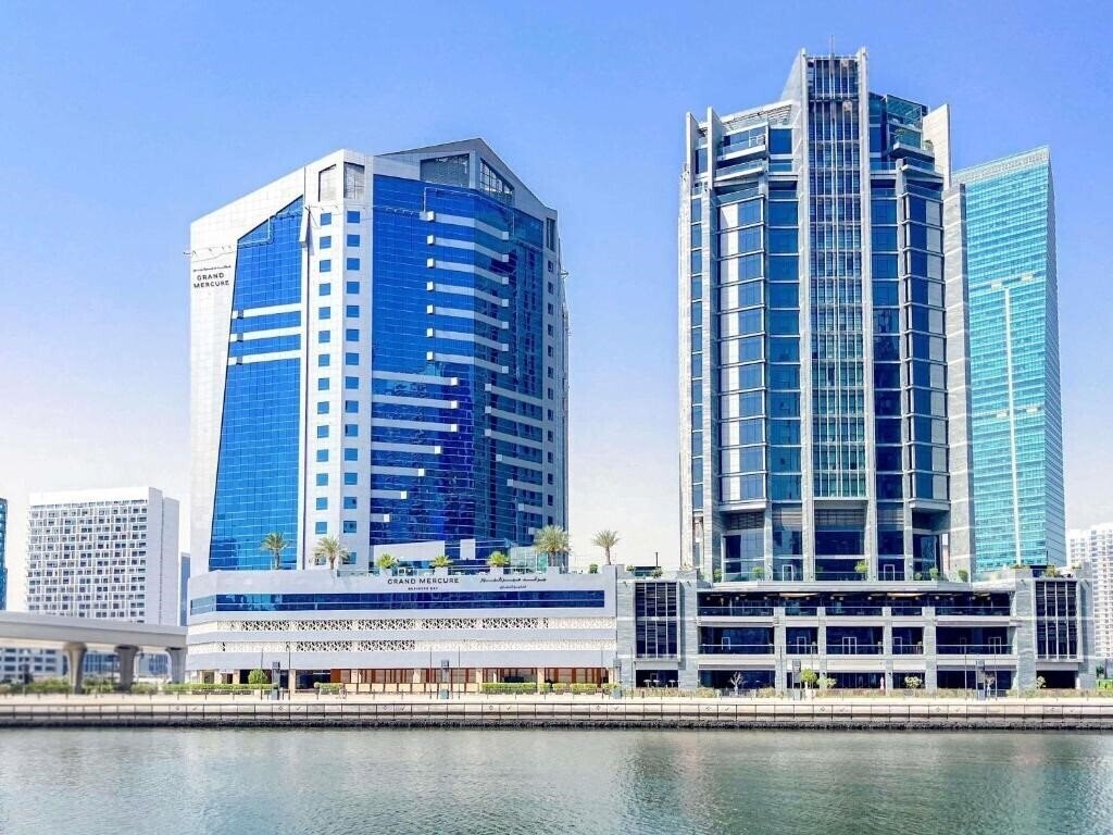 Отель Grand Mercure Business Bay 4*