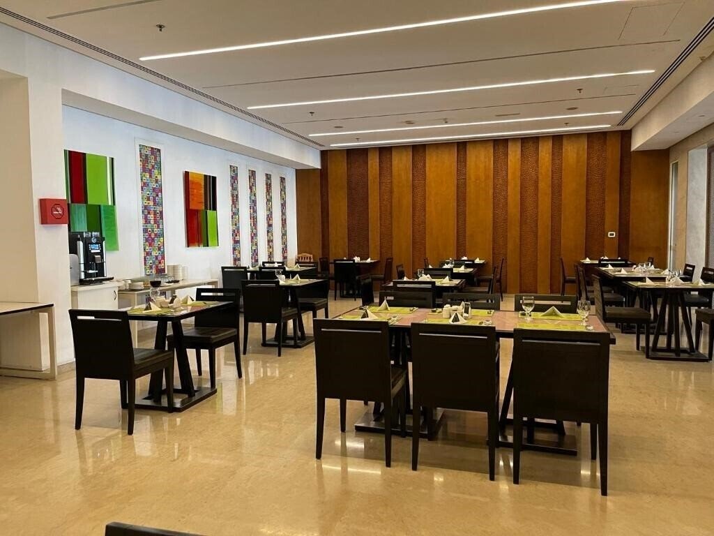 Фото Hues Boutique Hotel 4*