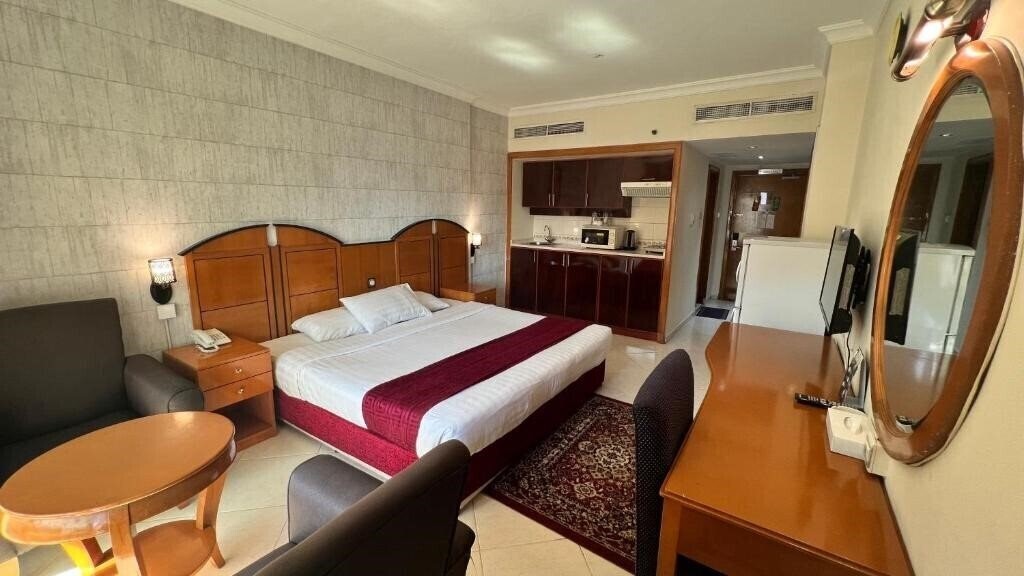 Фото Dolphin Hotel Apartment апартаменты