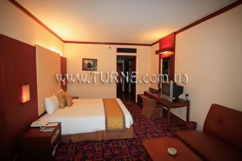 Отель Ambassador Hotel 3*