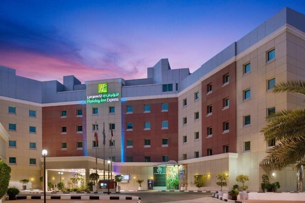 Holiday Inn Express Dubai Internet City 2* қонақ үйі