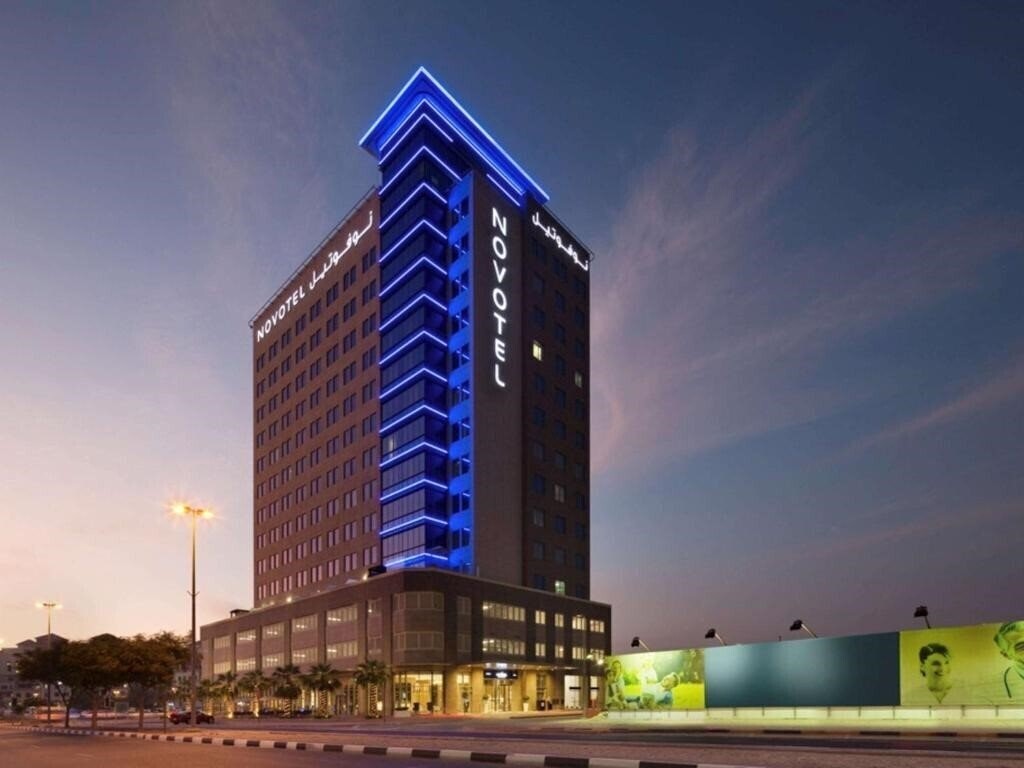 Отель Novotel Bur Dubai Hotel 4*