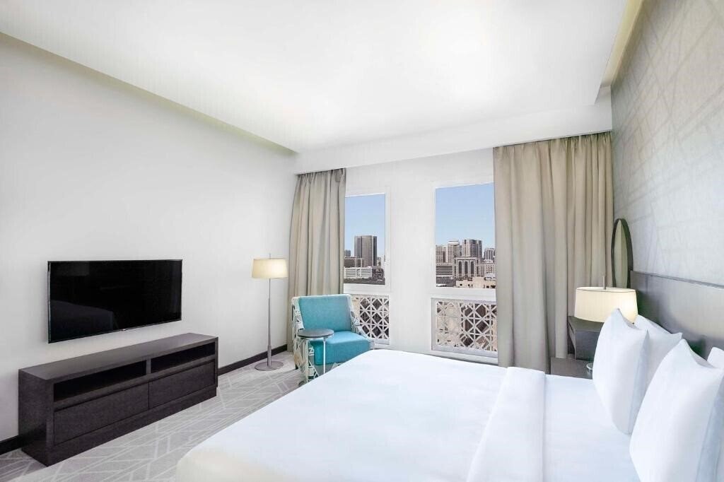 Отель Hyatt Place Dubai Wasl District 4*