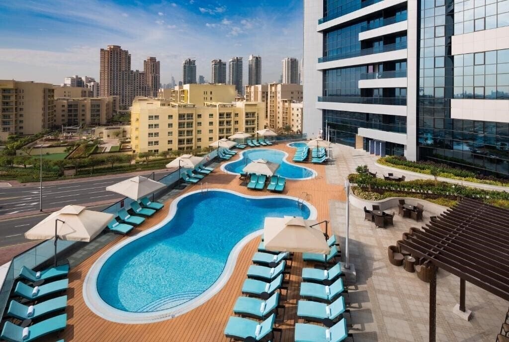Millennium Place Barsha Heights Hotel & Apartments 4* суреті