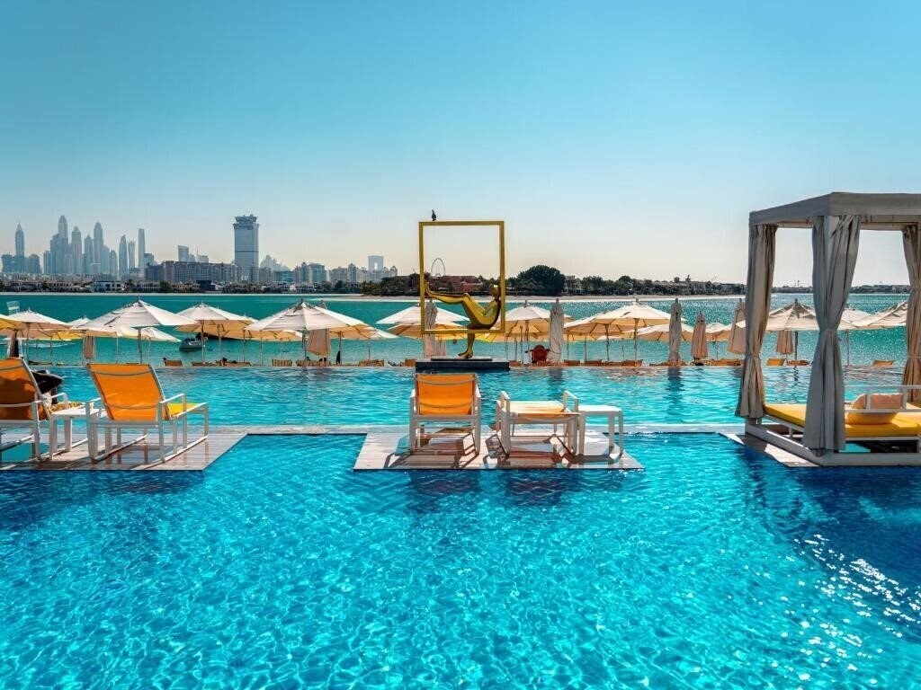 Отель C Central Resort The Palm 5*