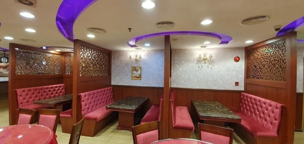 Отель Kings Square Hotel 2*