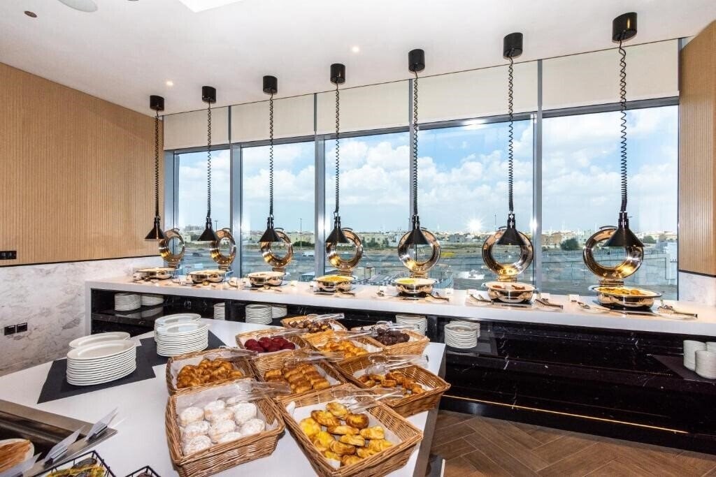 Premier Inn Dragon Mart 3* суреті