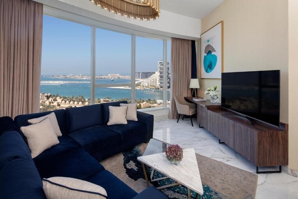 Изображение Avani Palm View Dubai Hotel & Suites 4*