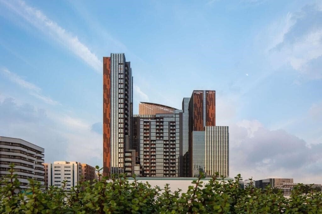 Отель Doubletree By Hilton Dubai M Square 5*