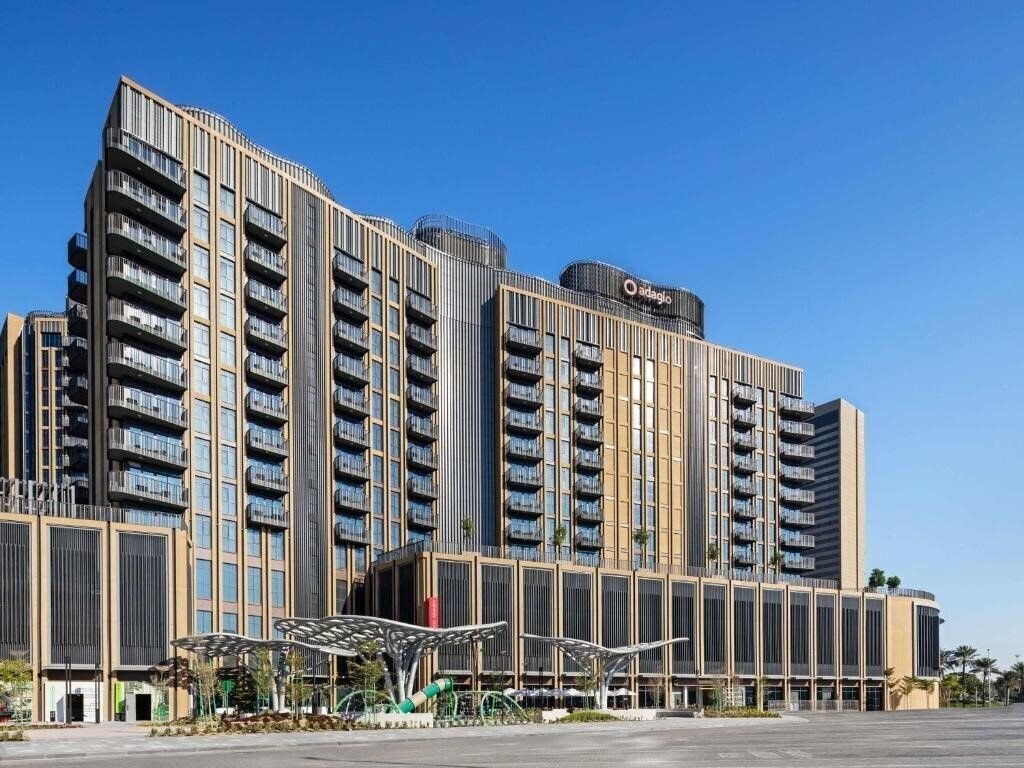 Отель Aparthotel Adagio Dubai Deira 4*