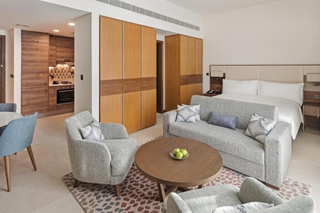 Изображение Staybridge Suites Al Maktoum Airport 4*