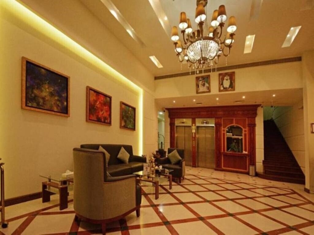 Фото Oyo 367 Eureka Hotel 2*